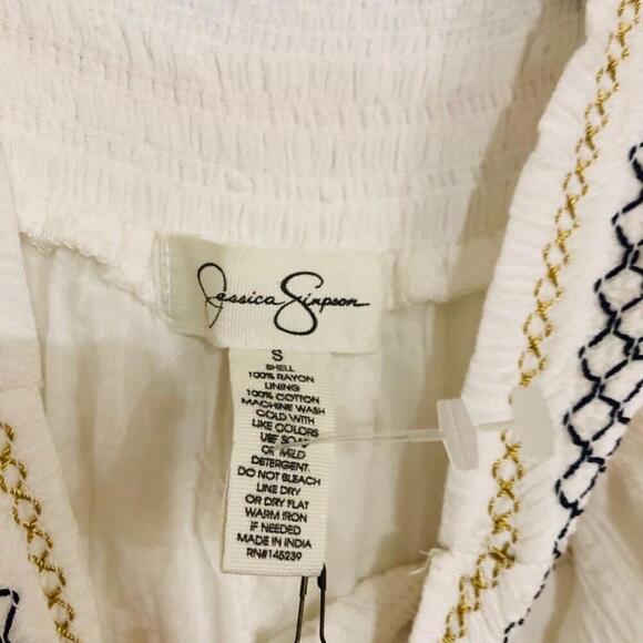 NWT Womens Jessica Simpson White Embroidered Peasant Dress Size Small HAS A TEAR - Picture 5 of 11